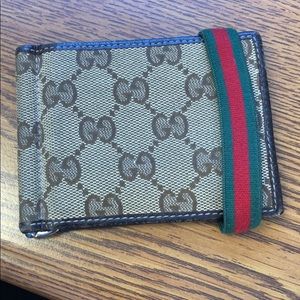Men’s Gucci wallet